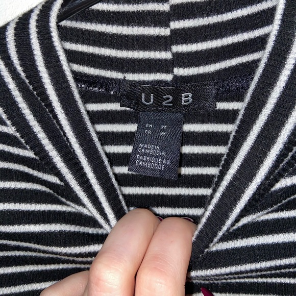 Striped Long Sleeve Bodysuit - Picture 2 of 2